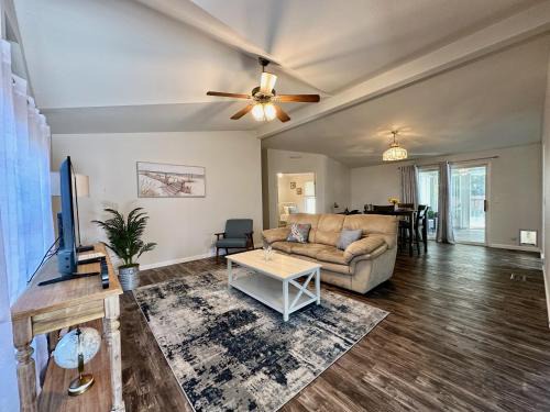 Tracy House | Ranch Oasis