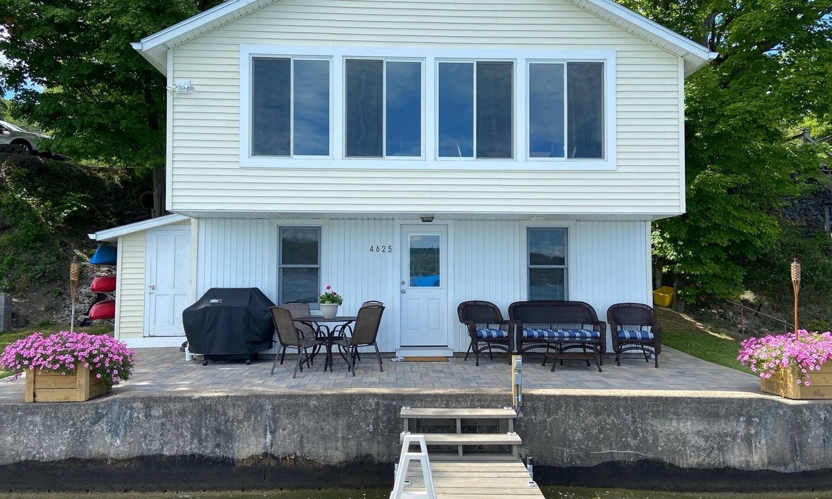 Town of Jerusalem Cottage | Recently renovated Keuka Lake Cottage.