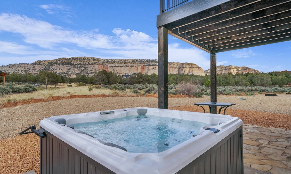 Orderville Cabin | Red Canyon Casita | Private hot tub | Zion NP