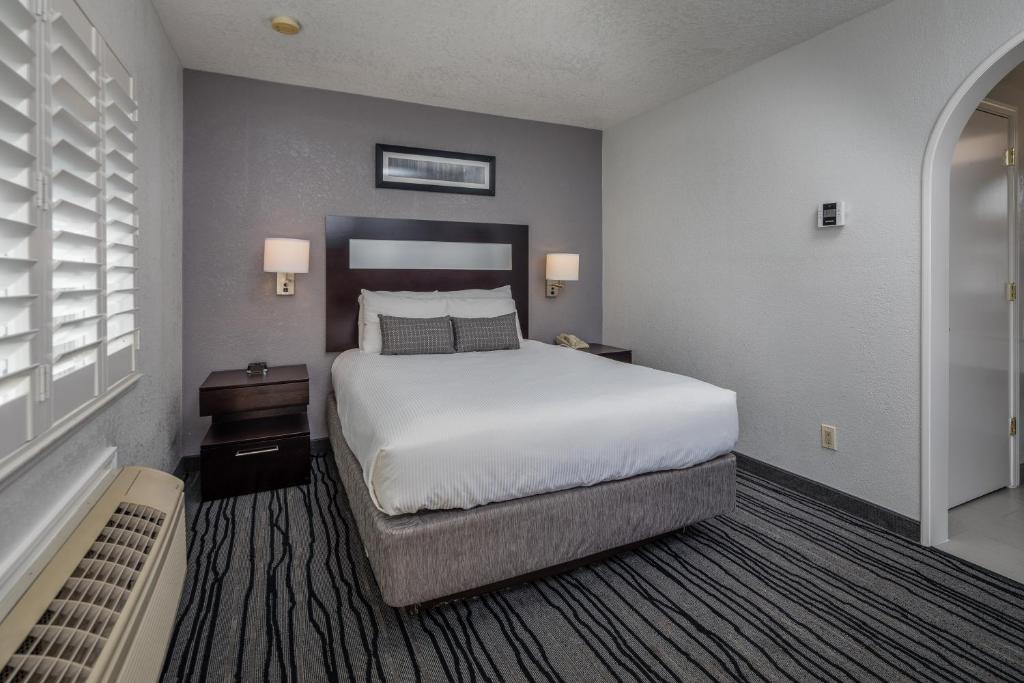 Centennial Hotel | Redwood Creek Inn