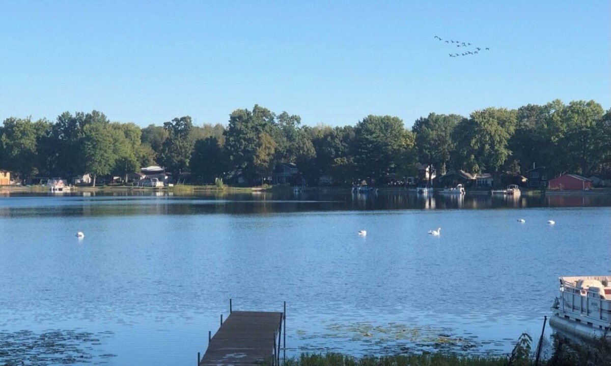 Elkhart Cabin | Relax and Unwind at the Cozy Cabin on Heaton Lake.