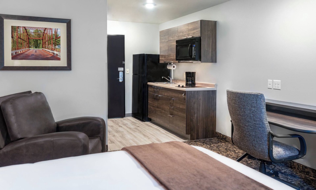 Randolph Center Hotel | Relaxing Randolph Retreat | Close to Trails, Free Parking w/Kitchen