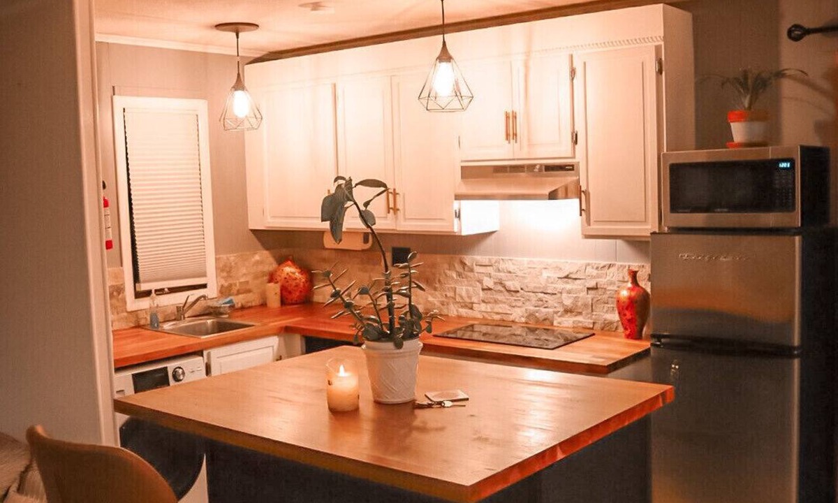 Weston Apartment | Relaxing studio with kitchen in weston woods