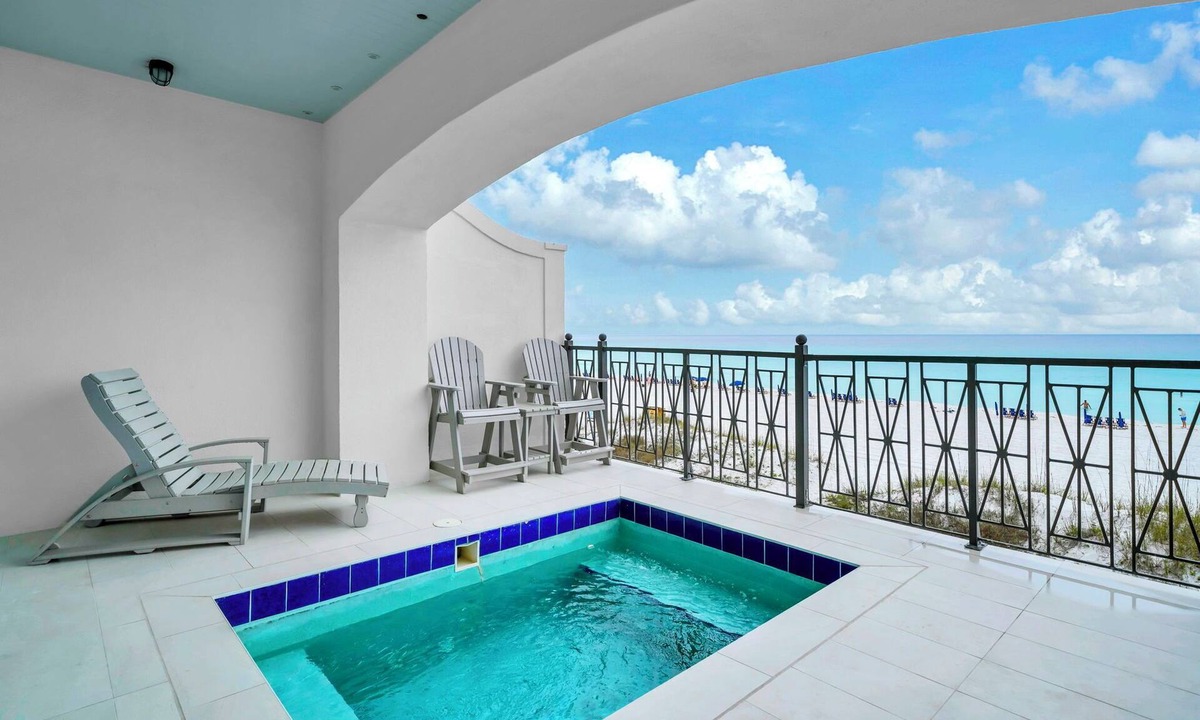 Delos House | Remodeled Beachfront⛵️⛵️Frangista's Finest 5BR😎EV Charger🐠Splash Pool🦀Arcade Game