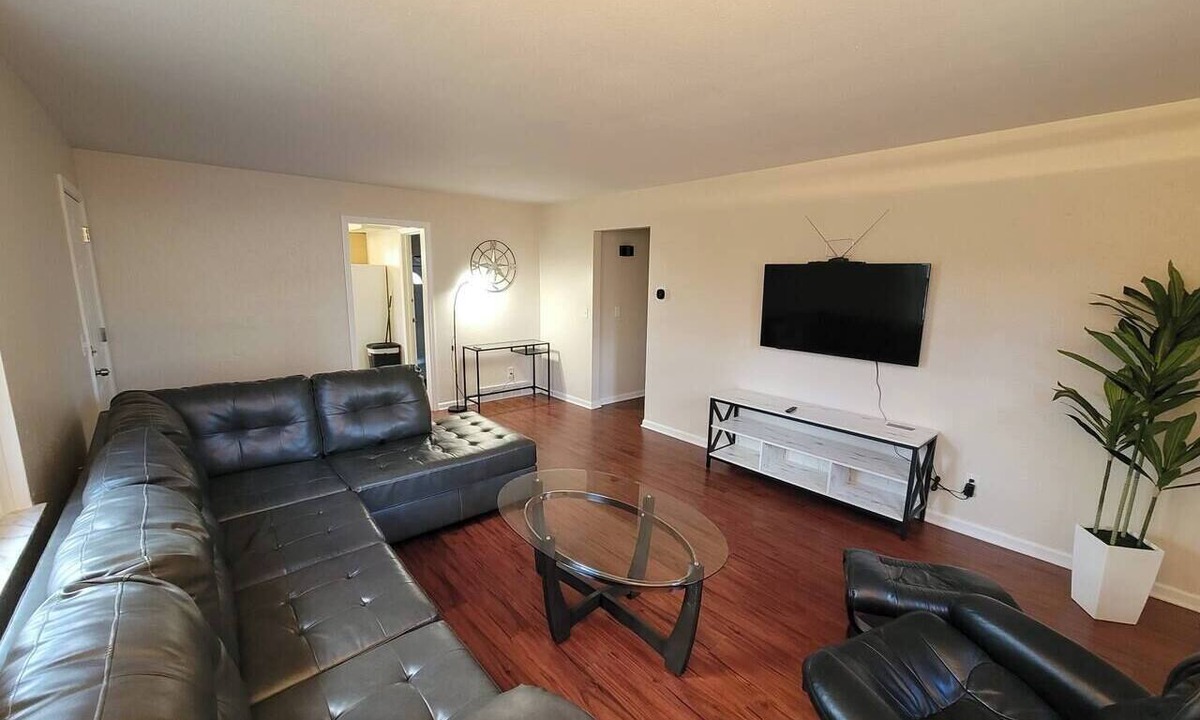 Rossford Apartment | Remodeled Rossford Lower Apartment