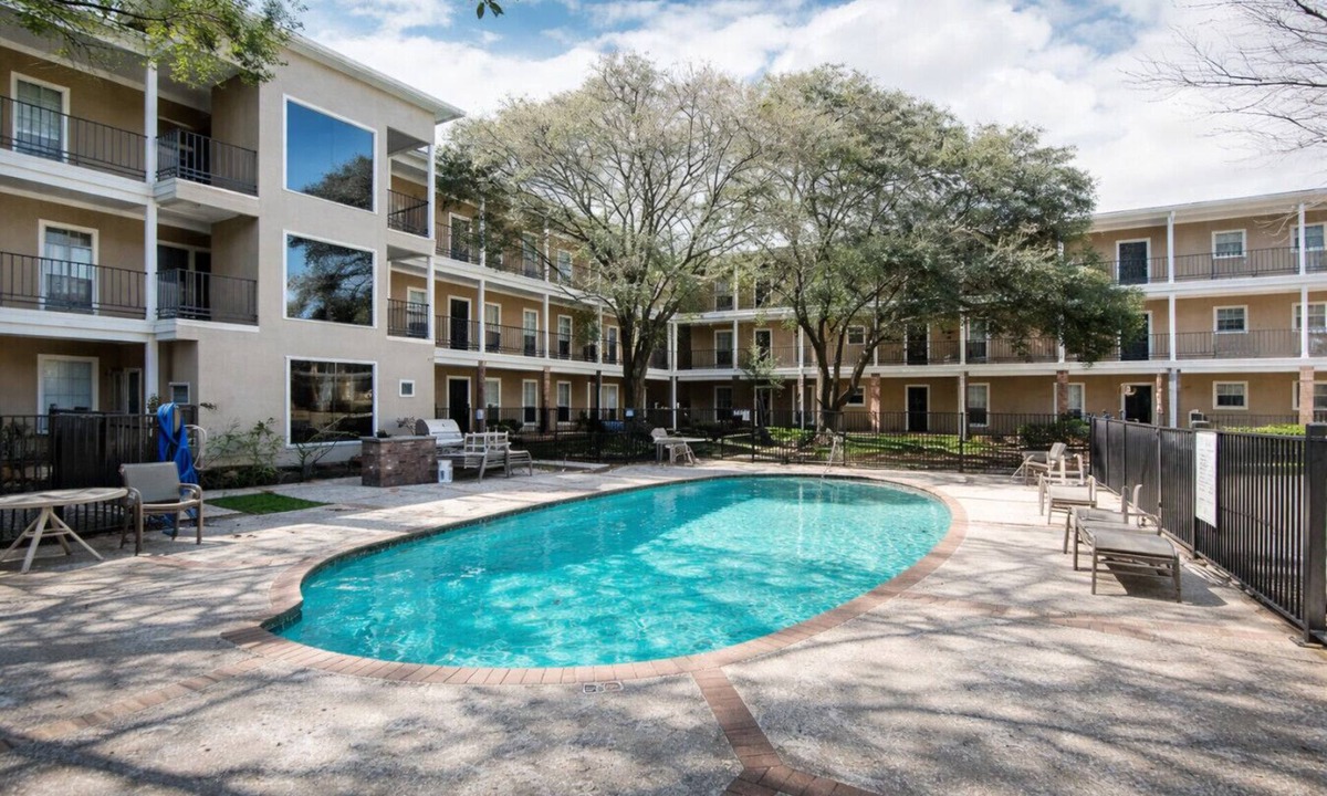 Tougaloo Condo | Renovated Condo In A Lovely Gated Community