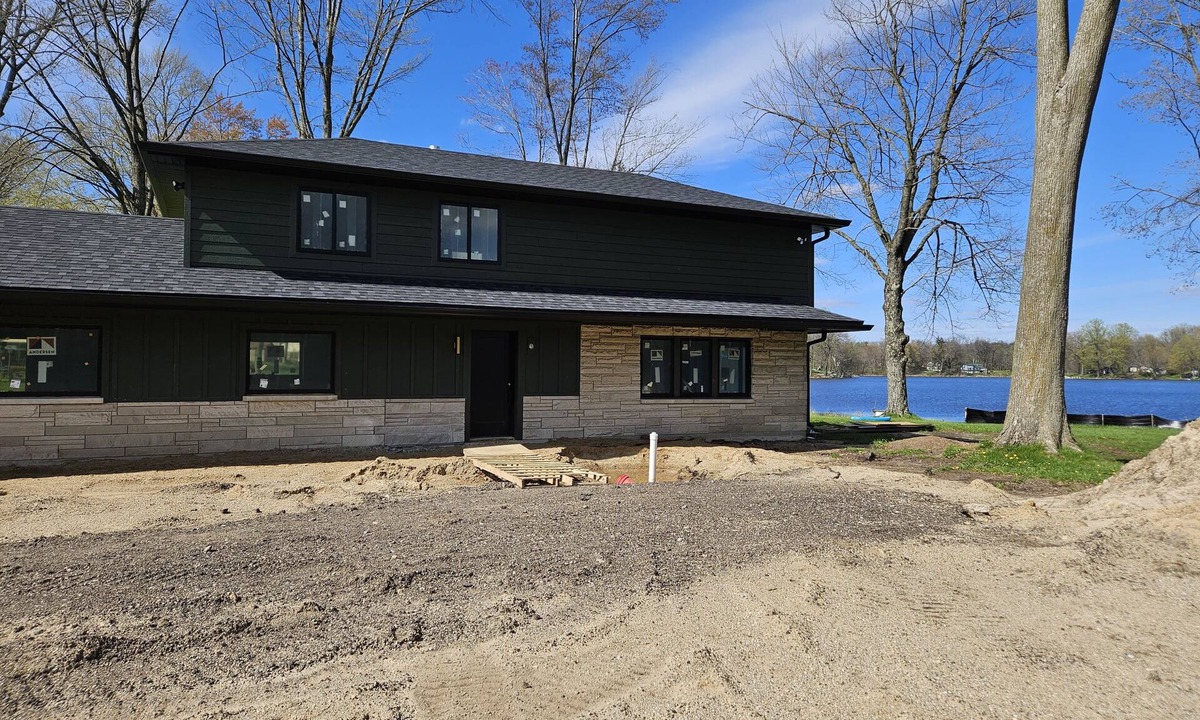 Jones Hotel | Restored 1960s Boutique Inn on the Lake.