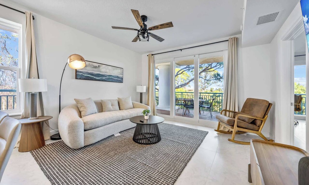 Merritt Island Condo | River Fly-In Duo - 5Bd - River & Runway View