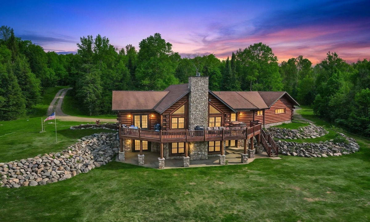 Butternut House | Riverfront Cabin for 15 | Firepit + Direct River Access + ATV Trails