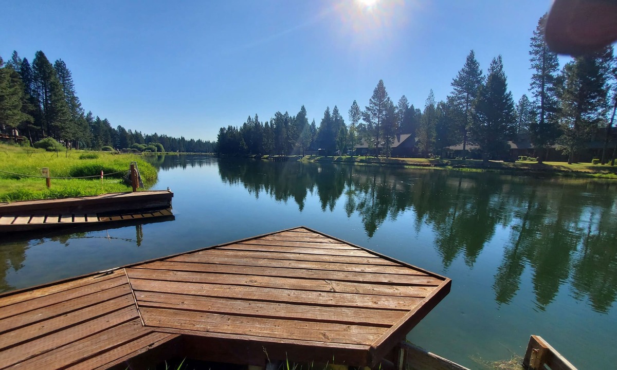 Three Rivers Cabin | Riverfront Cabin - Sunriver/Mt.Bachelor, HotTub, Pet Friendly!