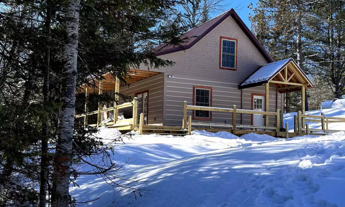 Luzerne Cabin | Riverfront Cabin: The Cozy Southern Brook Trout Lodge