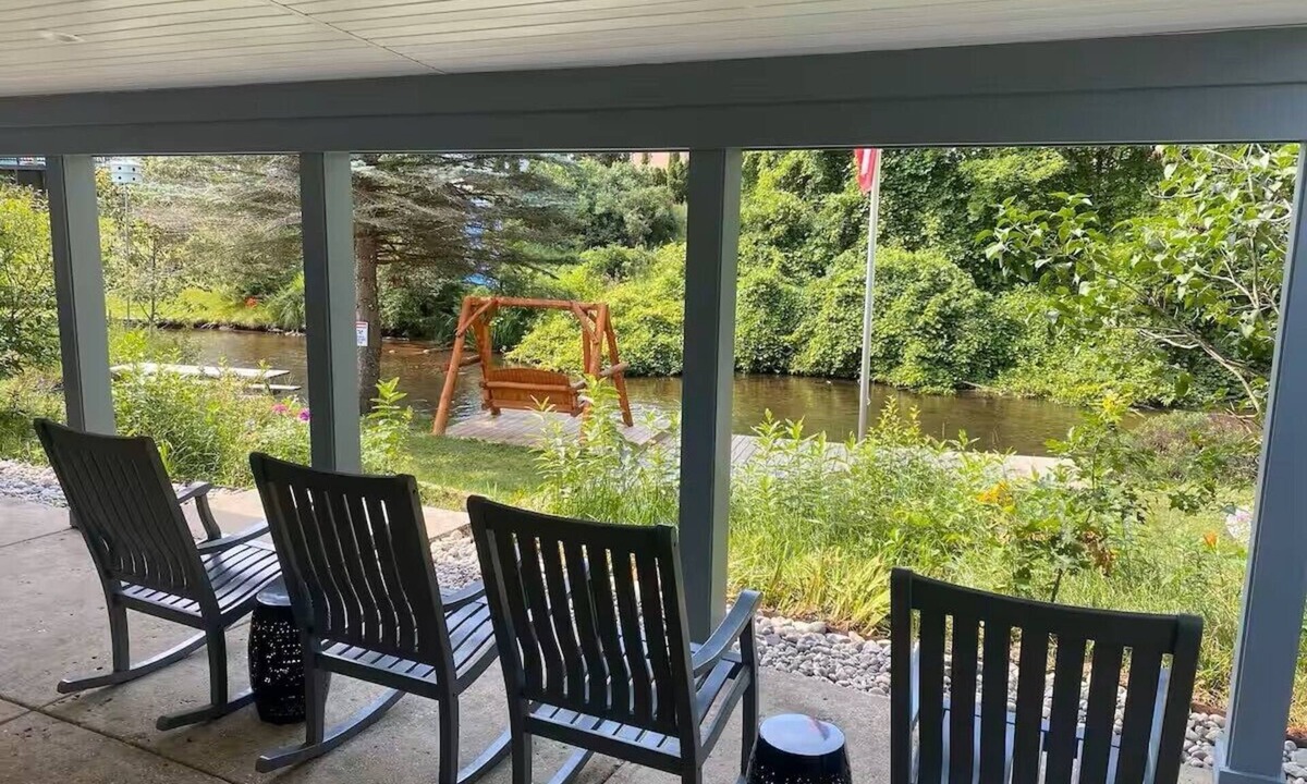 Grayling House | Riverfront & Walkable! Ausable Riverfront & Steps to Downtown Breweries/Shops
