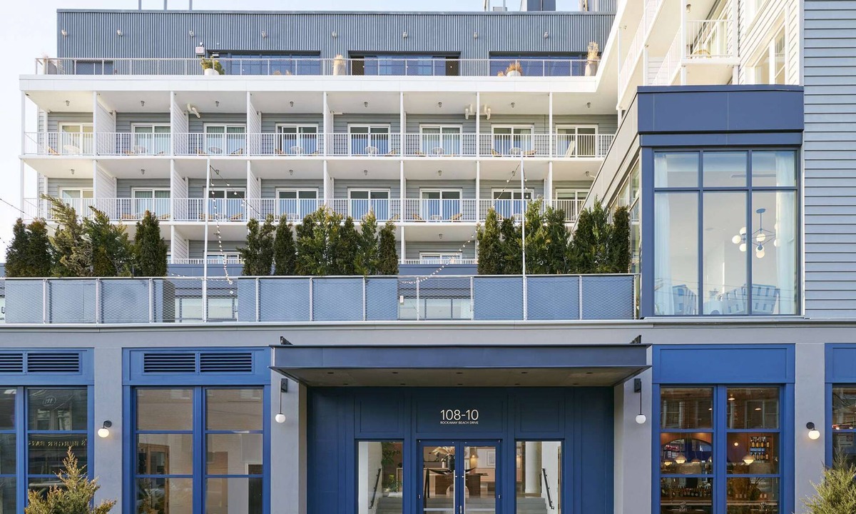 Queens Hotel | Rockaway Beach Stay | Pool. Rooftop. Dining + Spa