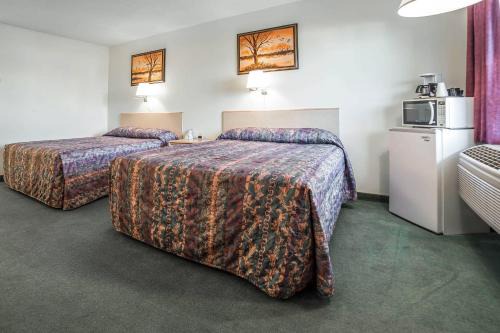 Boardman Hotel | Rodeway Inn Boardman - Hermiston