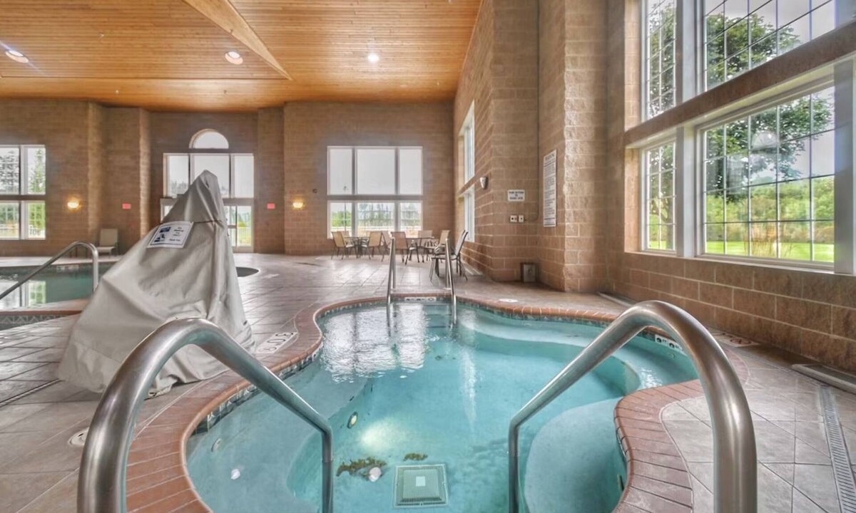 Pembine Hotel | Romantic Island Retreat w/Riverside Dining, Pool & Outdoor Adventures!