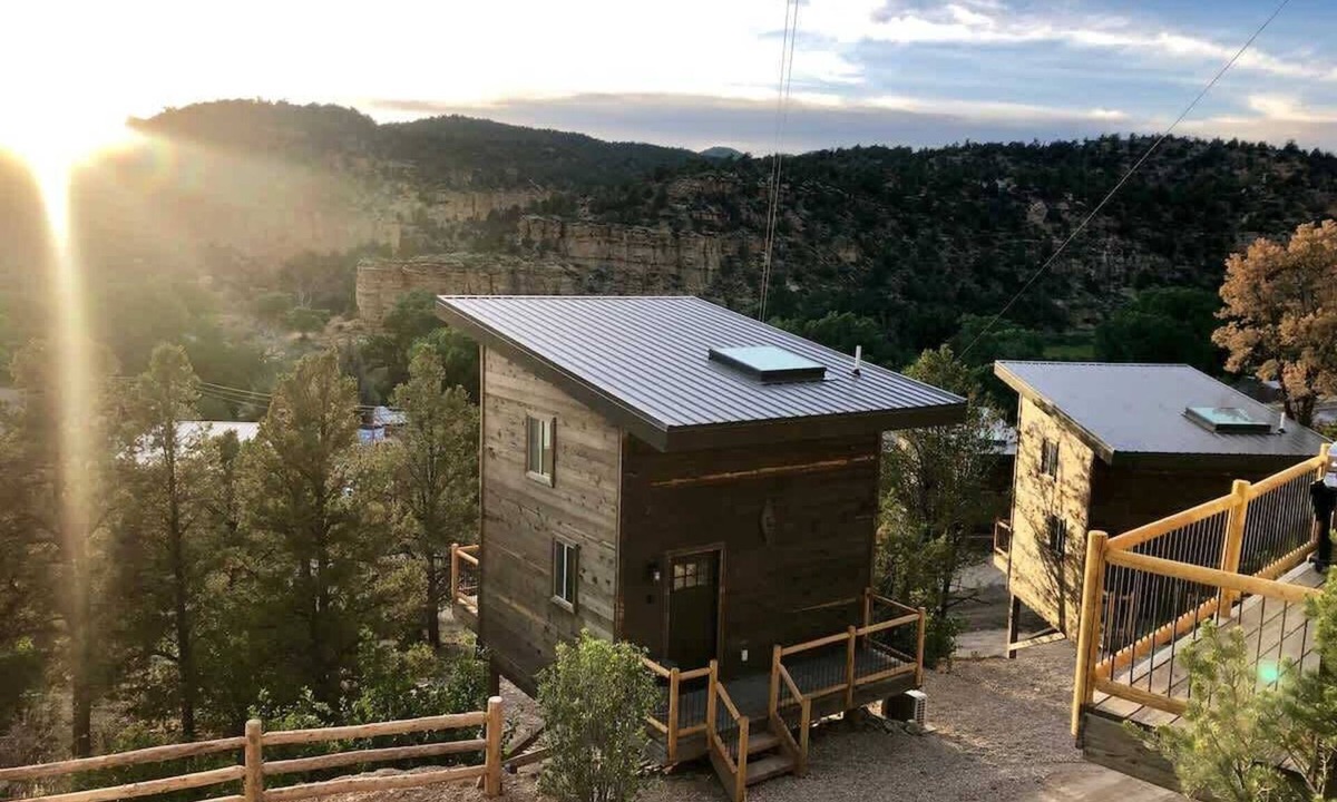 Orderville Cabin | Romantic Treehouse Retreat near Zion National Park