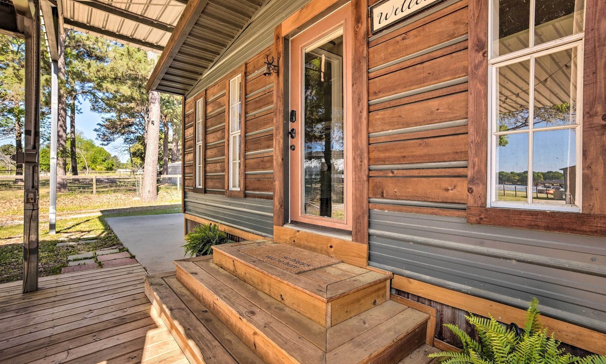 Willis Cabin | Rooftop Deck + Lake Cabin w/Swim-Dock
