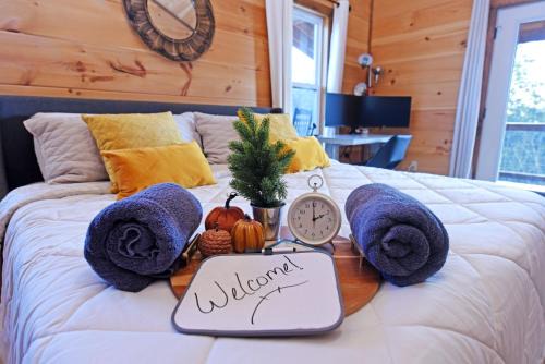 Copperhill House | Rustic Moose- Hot Tub, Pets OK, Pool Table, Wifi, Views-Close to Ocoee River