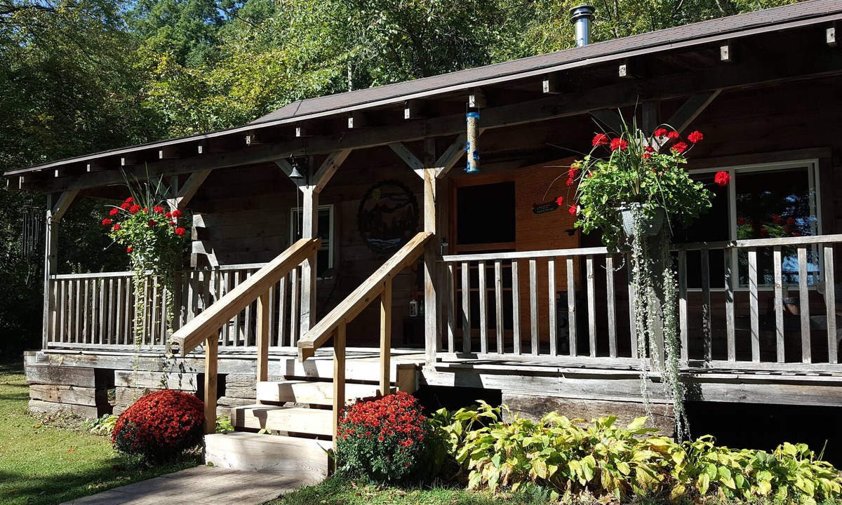 Muscoda Cabin | Rustic, small and primitive cabin - Riverview Cabin, LLC