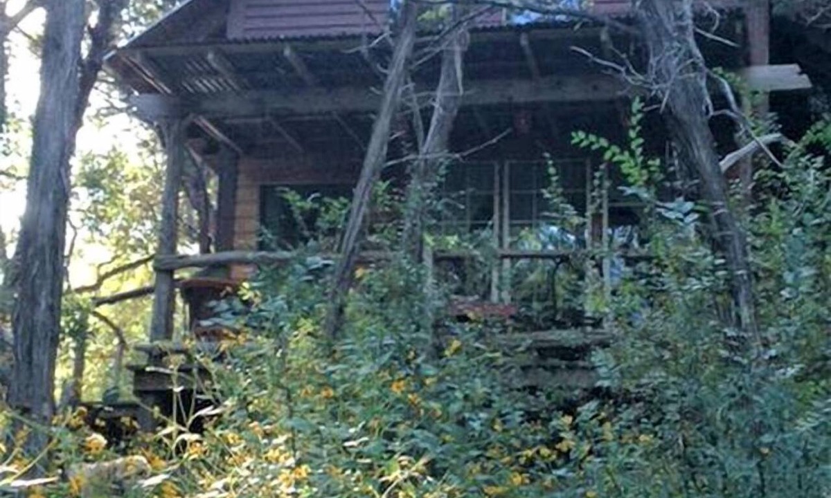 Marble Falls Cabin | Rustic Two-Bedroom Cabin Rental on Hamilton Creek in Texas Hill Country