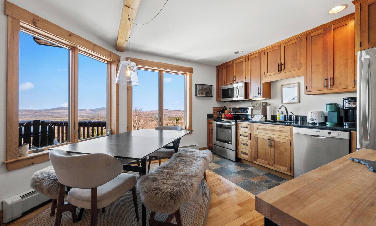Rangeley Condo | Saddleback - South Branch Penthouse 15-3 - ski in/ski out