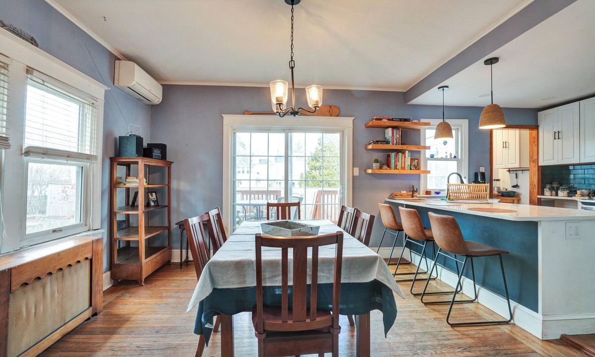 Phoenixville House | Sam's Place 3-BR townhome in welcoming Phoenixville