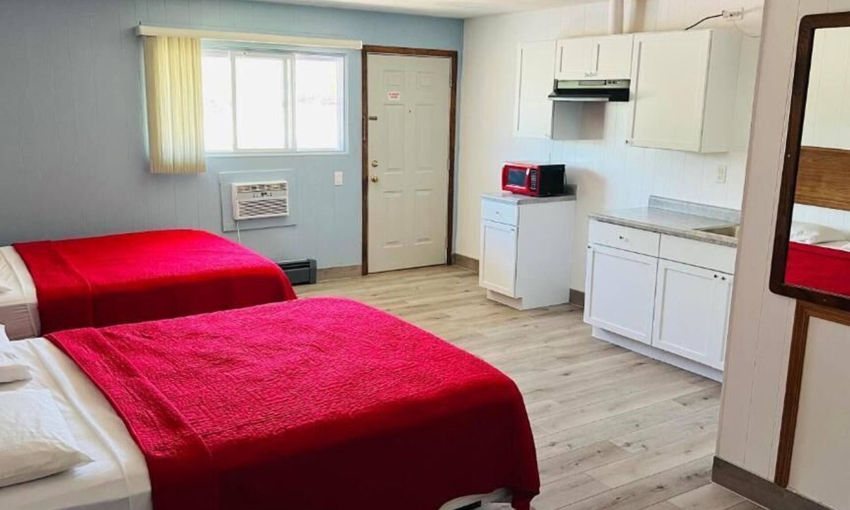 Boscobel Hotel | SANDS MOTEL