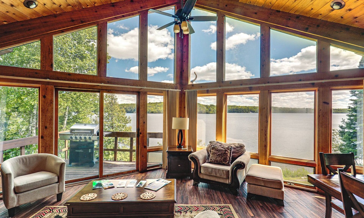 Stambaugh House | Sauna & Pool Table: Family Home on Lake Chicagon