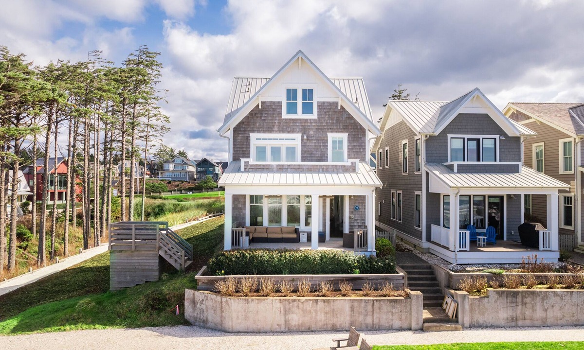 Seabrook House | Seabrook Sandy Side Up | Oceanfront, Hot Tub | 4BR, Sleeps 10, Seastack Views