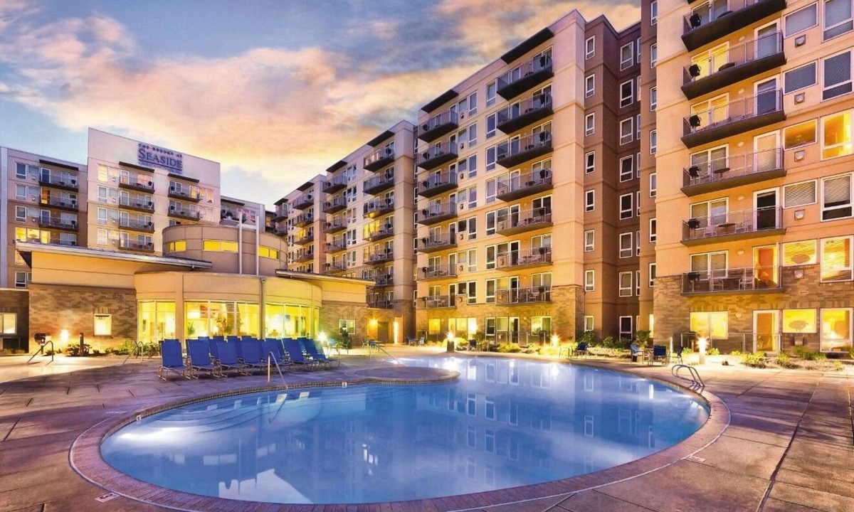 Seaside Resort | Seaside | Group Coastal Retreat | Pool + Beach | 3BR Sleeps 8
