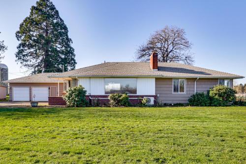 Albany House | Secluded Albany Escape, Pet Friendly w/Fee