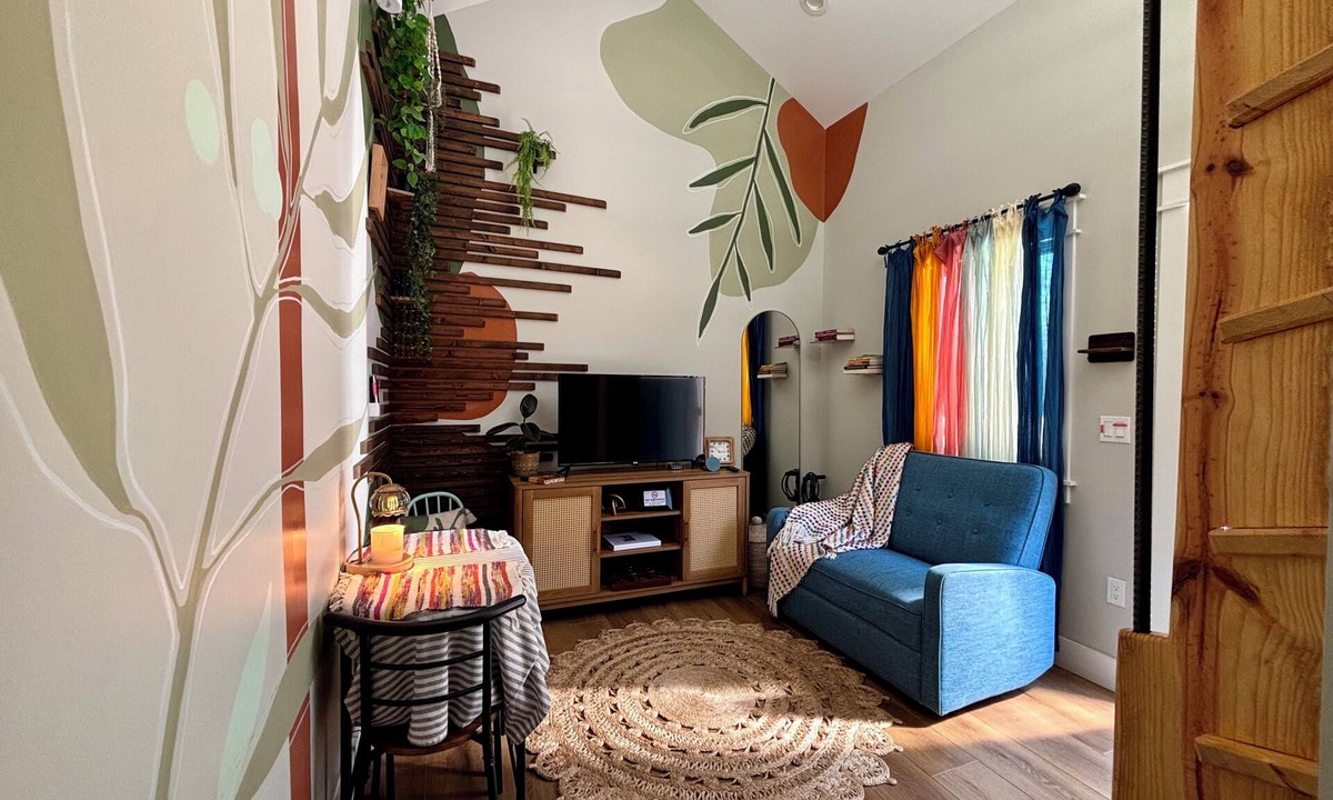 Greenville Cottage | Secluded Tiny Home in Exclusive Paris Mountain!