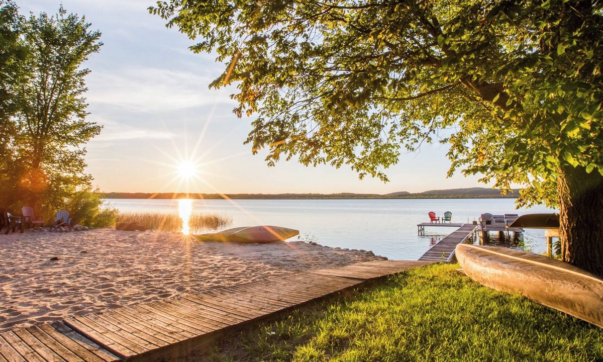 Arcadia House | Secluded Waterfront Beach ~ Stunning Sunsets ~ WIFI & AC ~ August Availability