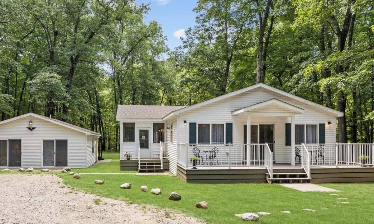 Kendall House | Secluded Woodland Home with Trail and Lake Access