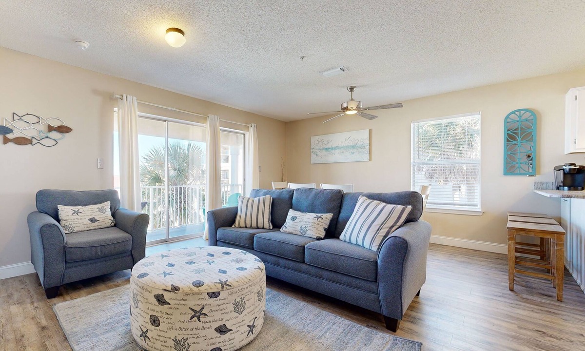 Navarre Beach Condo | Second floor condo with shared pool, high-speed WiFi, and private washer/dryer
