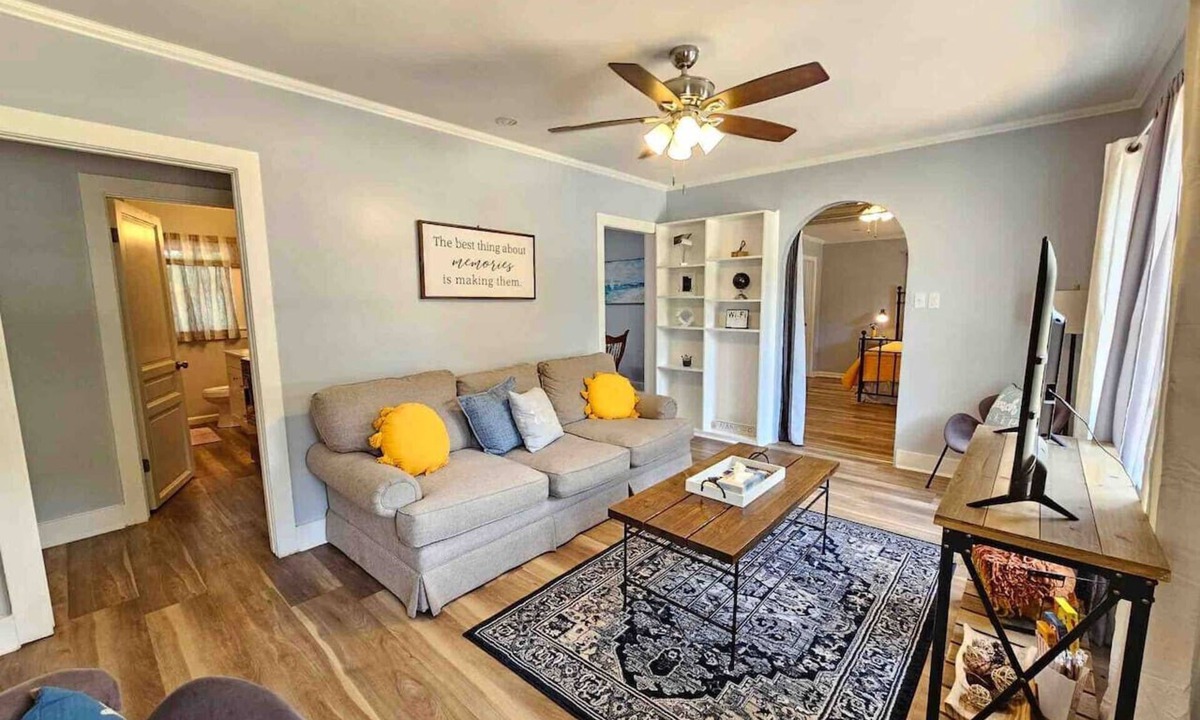 Gulfport House | Serene Refurbished Gem ~ Close to Coast & Downtown