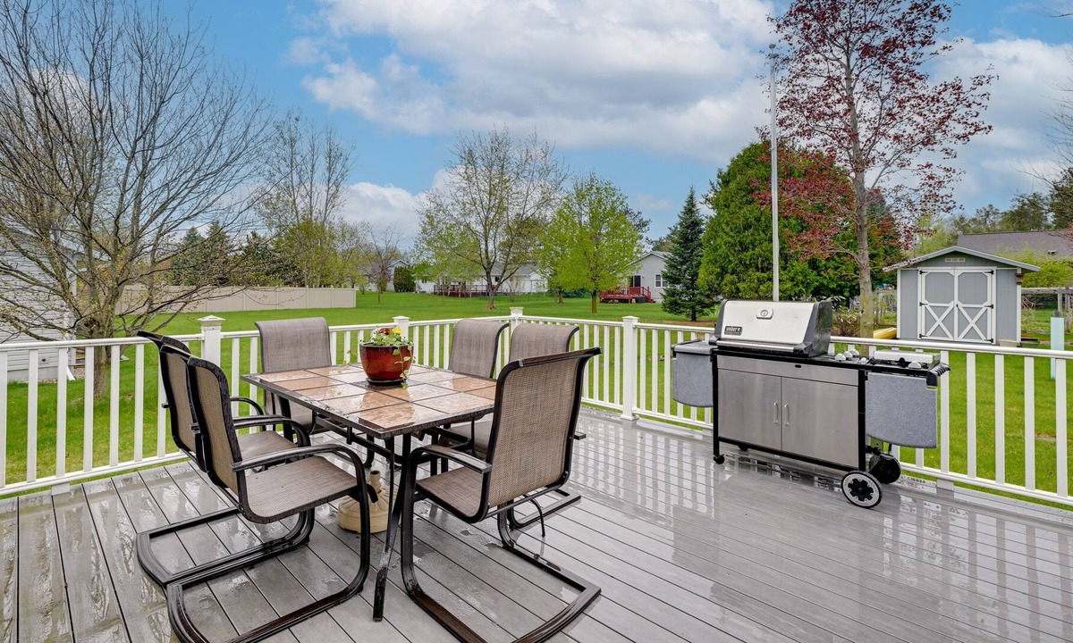 Stevens Point House | Serene Stevens Point Retreat w/ Sunroom!