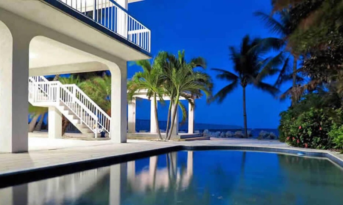 Lower Matecumbe Key Villa | Serenity Ocean Front 3 Bedroom Estate