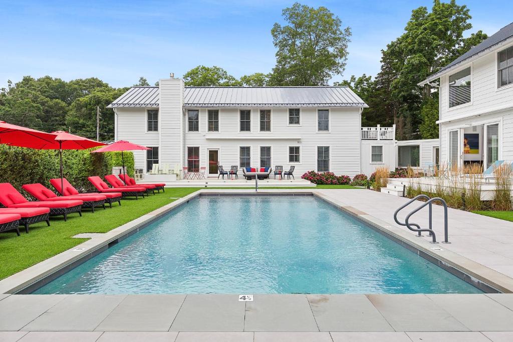 Shelter Island Heights Bed & Breakfast | Seven Resort Style Inn near Beach