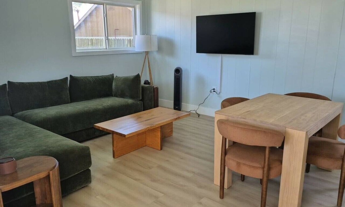 Oscoda Cabin | Seven Shores Retreat Lake Huron Oscoda Cabin 6