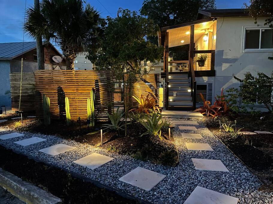 Valencia Apartment | Shares Courtyard Luxury Apt - NEW!