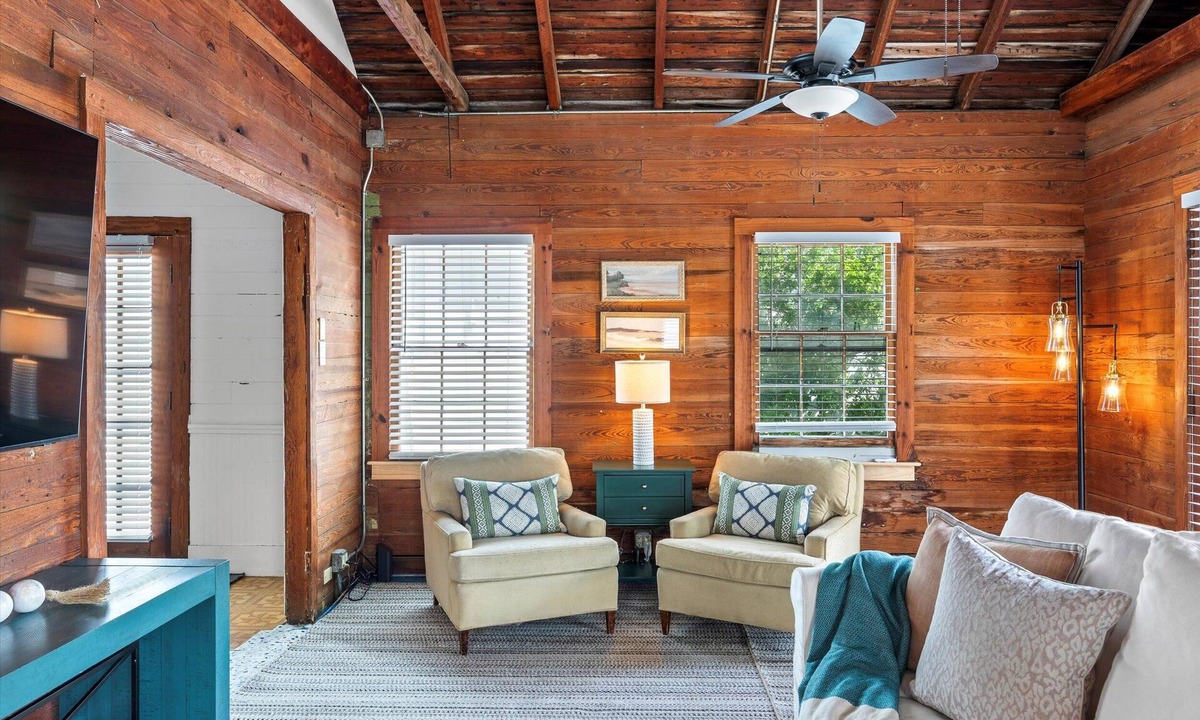 Downtown Apartment | Shipwreck Suite - Apartment on Duval St, Key West!