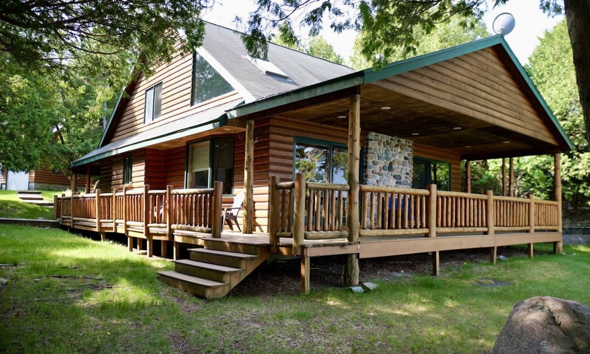 Drummond House | Shore Thing on Drummond Island