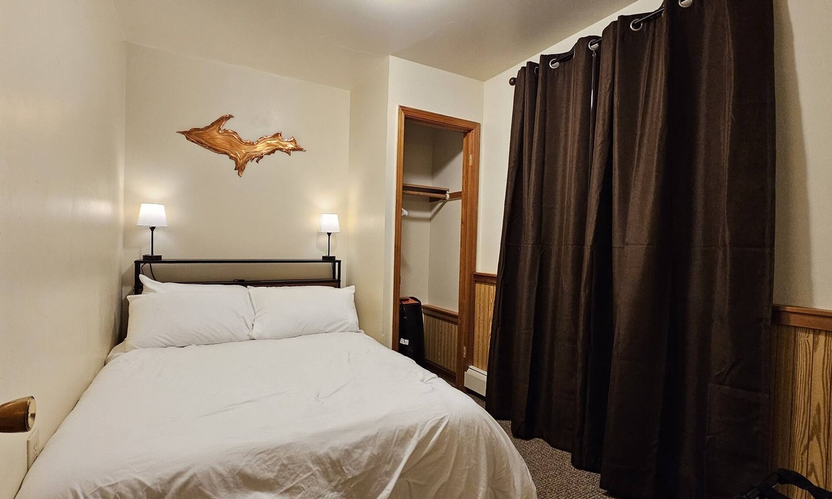 Laurium Apartment | SIngle Executive Suite