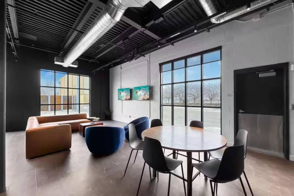 Newton Apartment | Sleepover Modern Lofts Newton IA