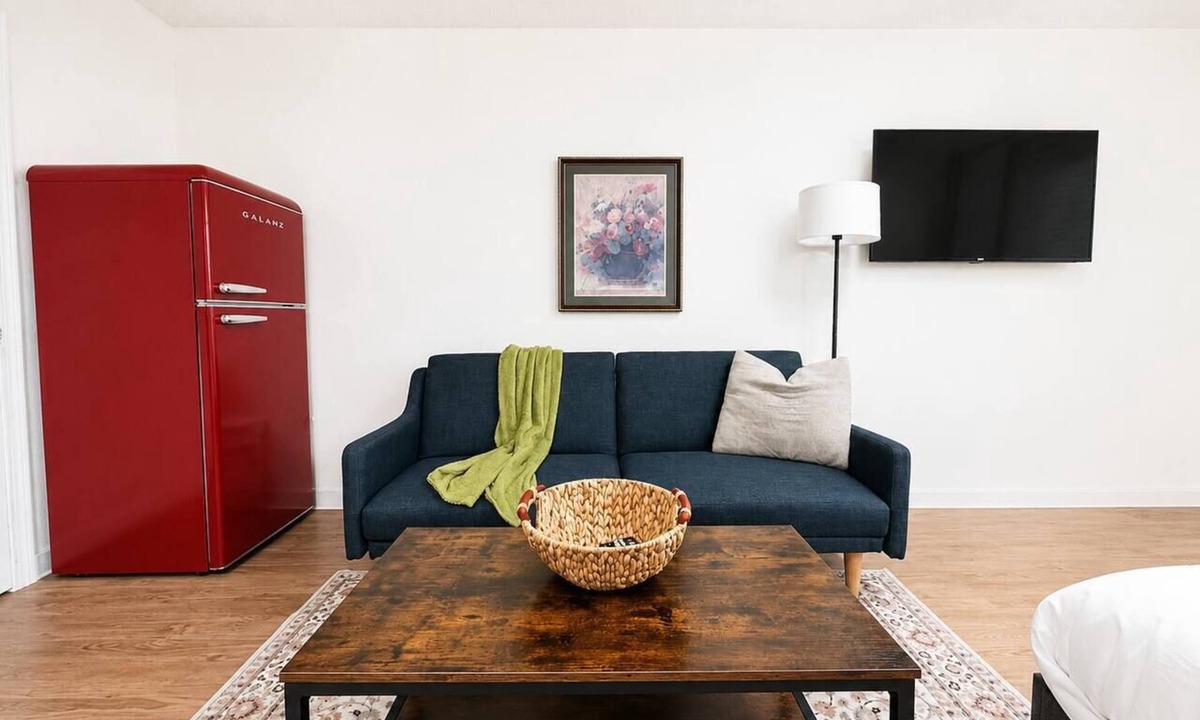St. Johns Apartment | Sleepover | Quaint Studio + Gym - Austin TX