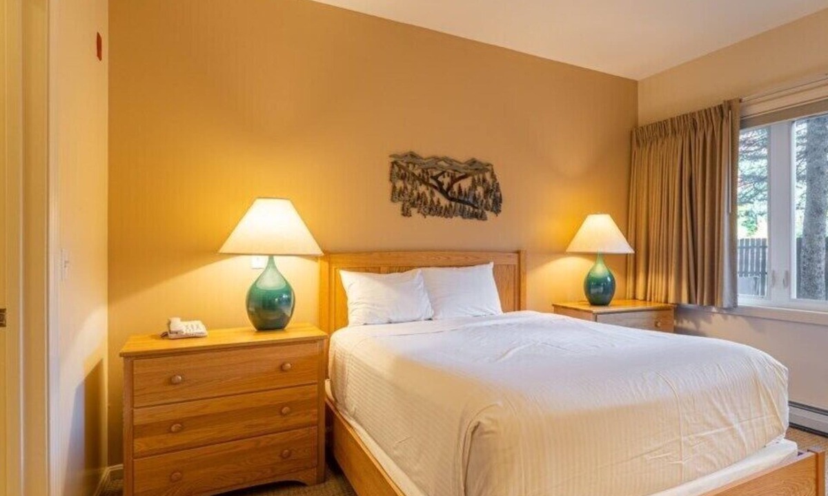 Jeffersonville Condo | Smugglers Notch | Snowy Retreat | Ski, Pools & Mountain Fun