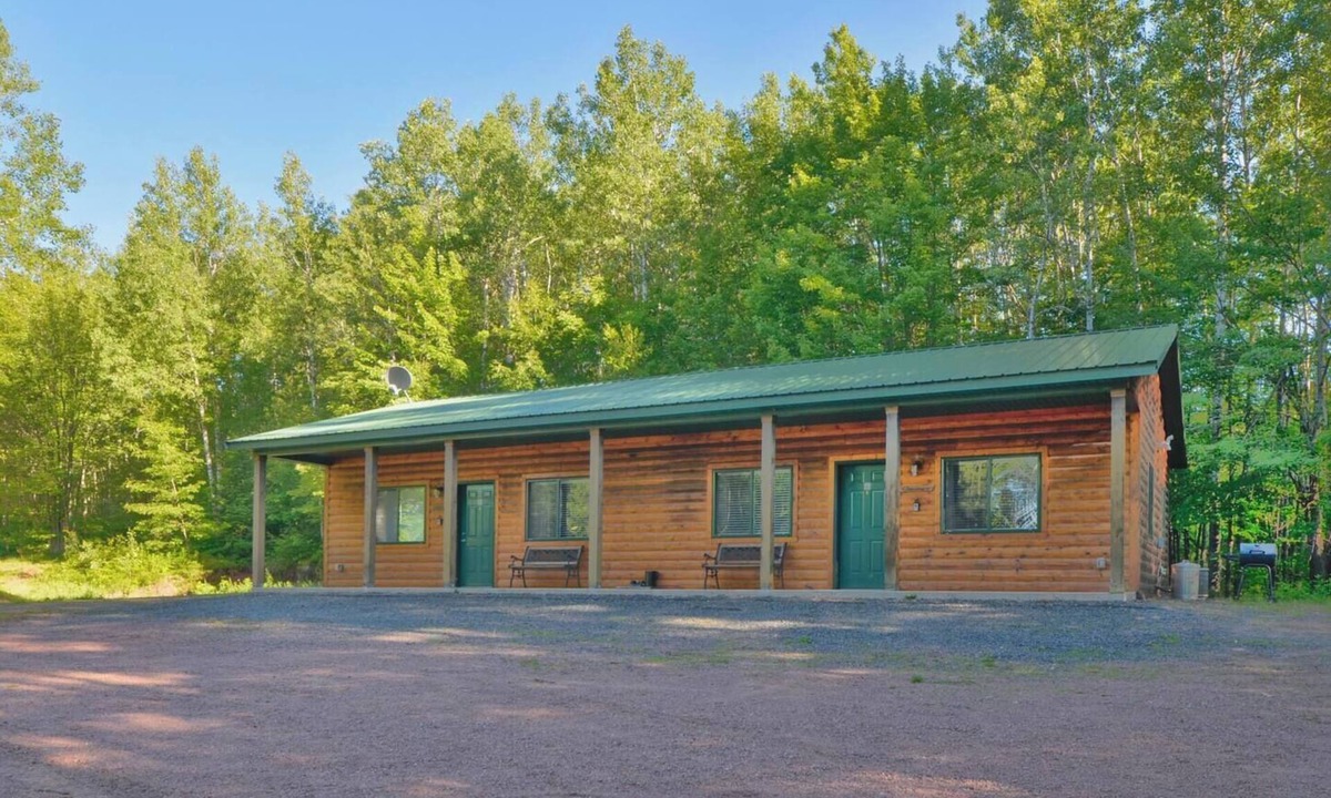 Washburn Cabin | Snowmobile, Ski, or ATV Direct from This Cozy Cabin!