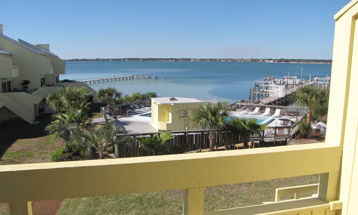 Navarre Beach House | Sound side Water views, privacy and just steps from Gulf