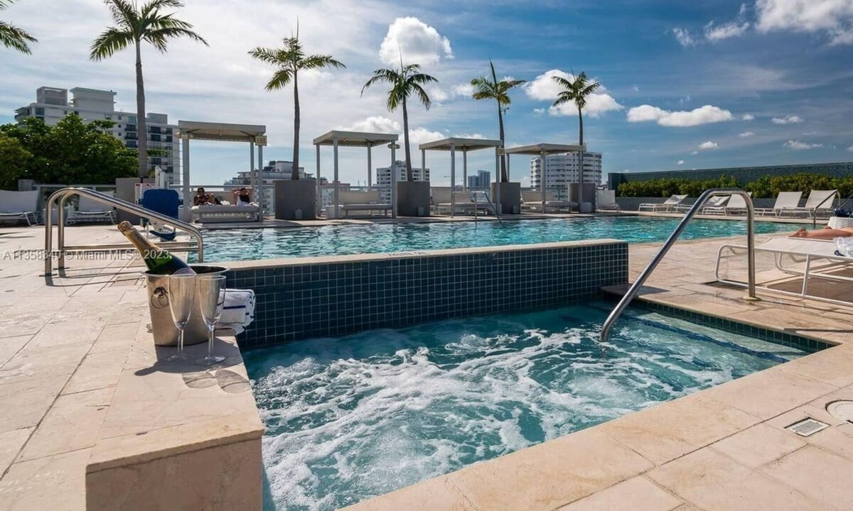 City Center Condo | South Beach Suite Steps to Beach